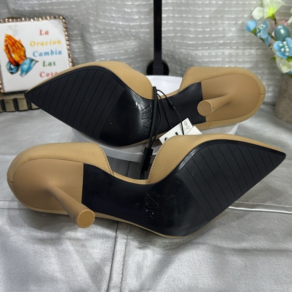 (H3) ZARA Asymmetrical pointed heels in satin nude, size 40/9 USA - Picture 7 of 11